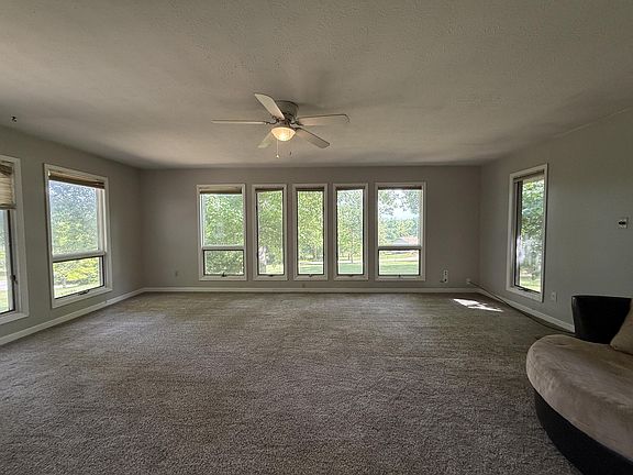 3rd image of 104 Mainsail Rd