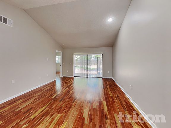 2nd image of 4442 Sandhurst Dr
