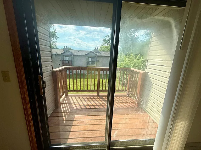 1216 N Point Dr — Photo 9