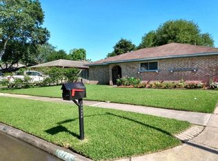 13739 Shirebrook Dr, Sugar Land, TX 77498