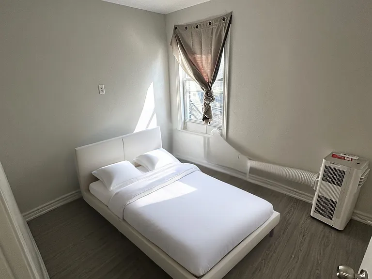 25 Howard St #1 — Photo 1