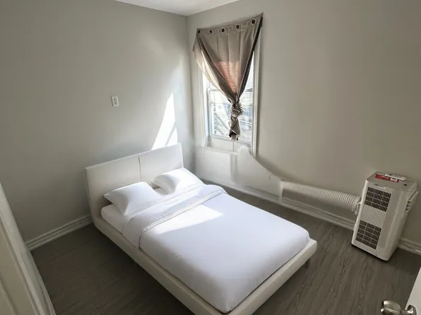 25 Howard St, Toronto, ON
