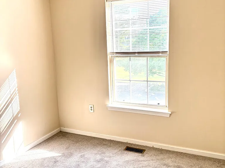 1003 Simsbury Ct — Photo 23