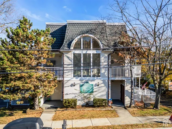 100 Navesink Ave APT 1, Highlands, NJ 07732