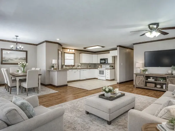 401 Ashwood St, Azle, TX 76020