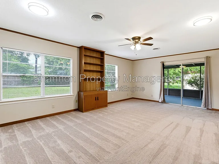 8406 Highcrest Dr — Photo 19