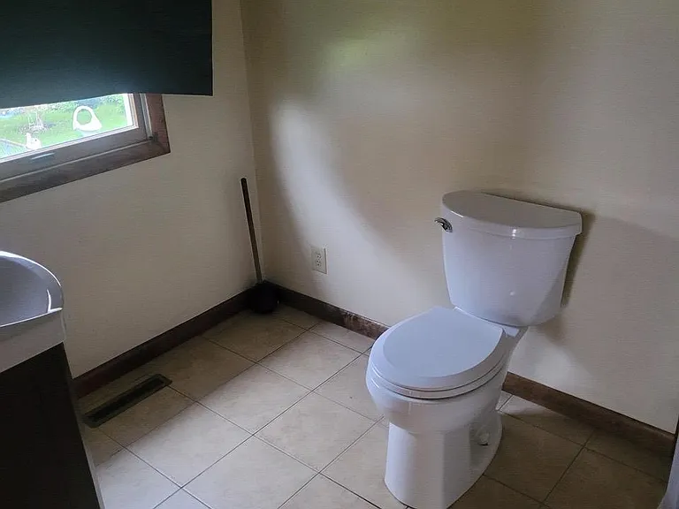 404 Broaddus Ave — Photo 18