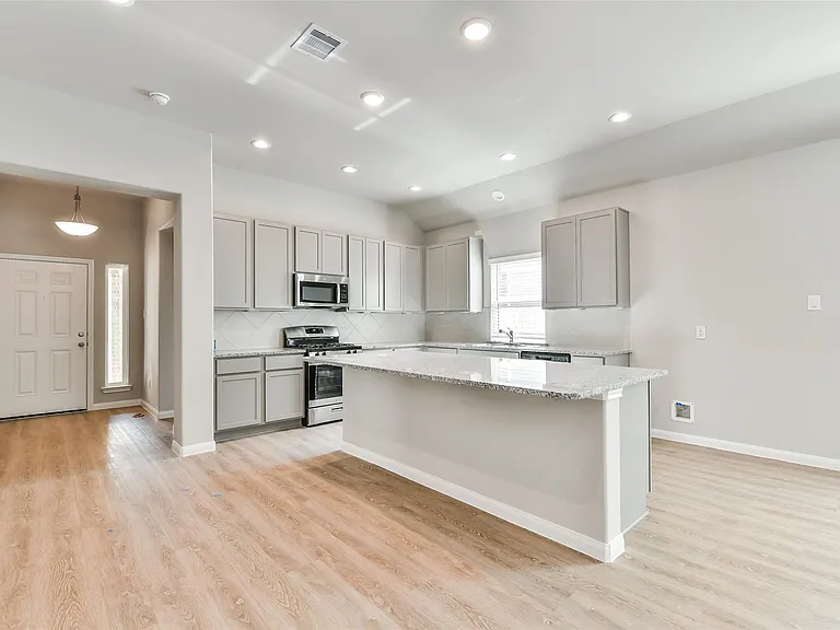 3911 Sugardale St — Photo 9