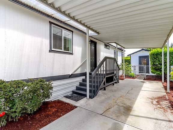 3rd image of 1111 Archwood Drive SW #224
