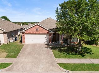 7104 Country Club Dr, Sachse, TX 75048