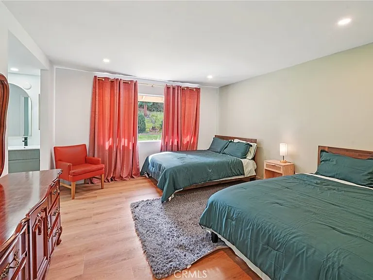 1500 Country Club Dr — Photo 19