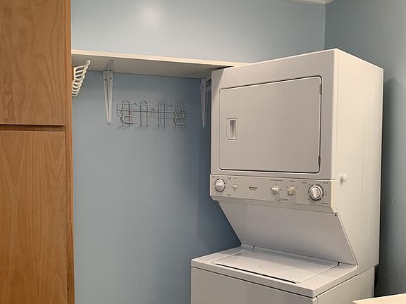 3rd image of 921 W 25th St #4594