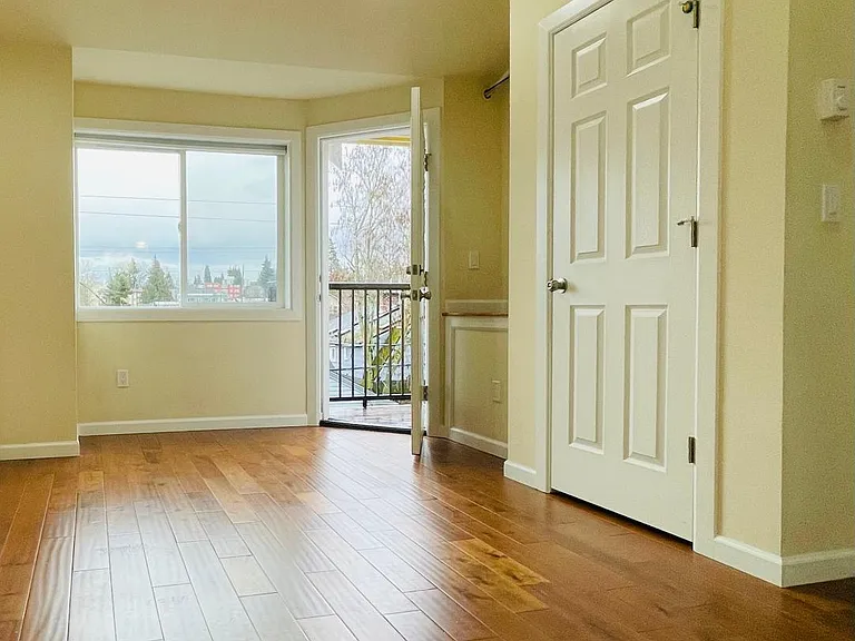 5790 Roosevelt Way NE — Photo 13