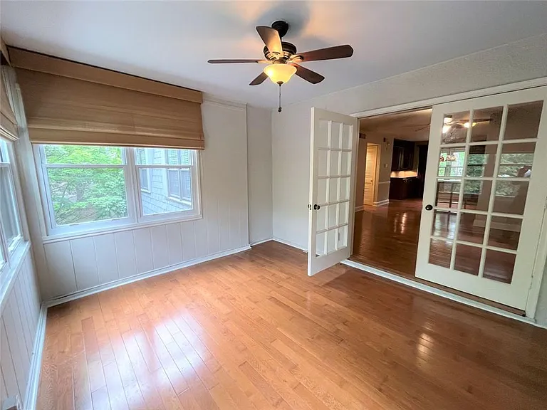 82 Montre Sq NW — Photo 13