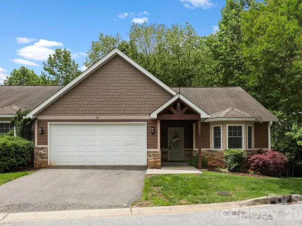 15 Kaylor Dr, Arden, NC 28704