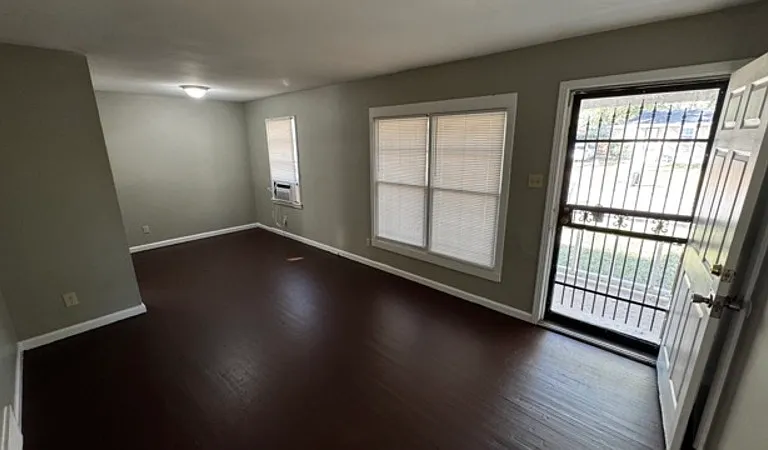 2183 Cassie Ave — Photo 3