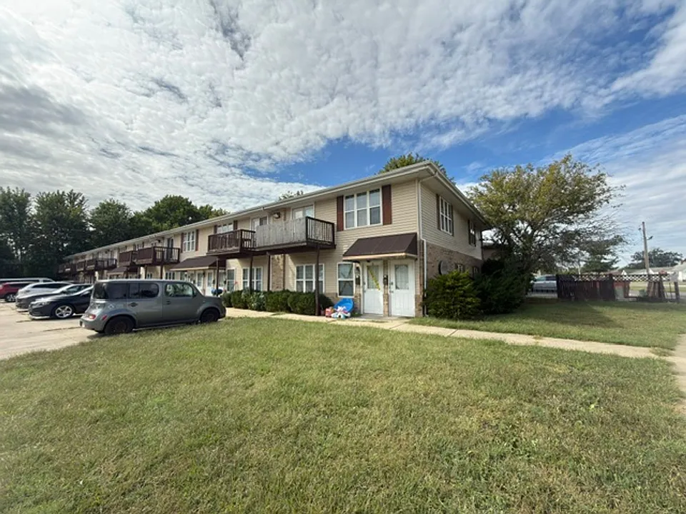 1306 Arthur Ave #13