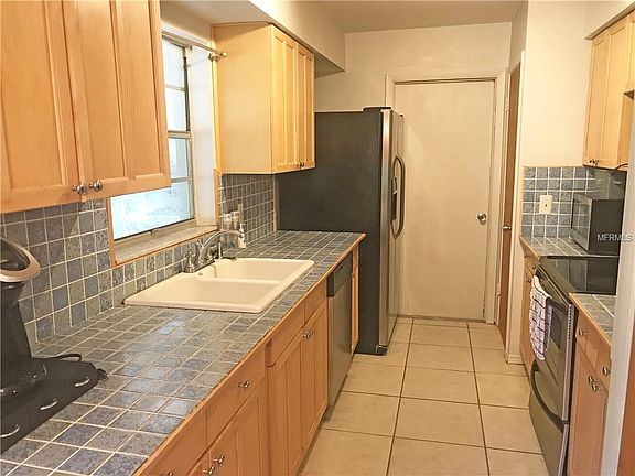 4th image of 420 Tower St