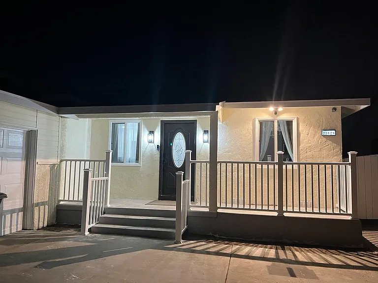 23121 Meyler Ave — Photo 24