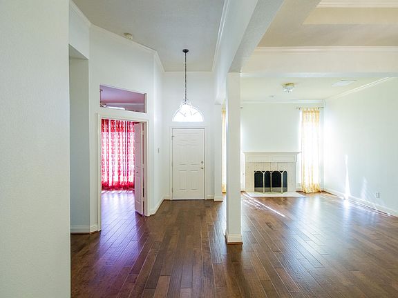 2nd image of 4805 Holly Berry Dr