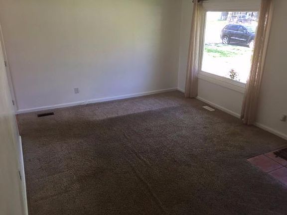 3rd image of 963 Stratford Pl