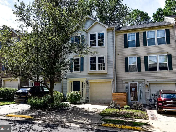 5987 Edgehill Ct, Alexandria, VA 22303