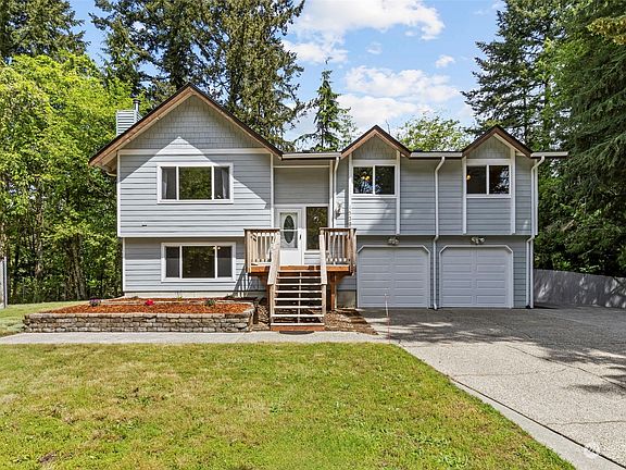 3rd image of 1529 SE Shadowood Drive