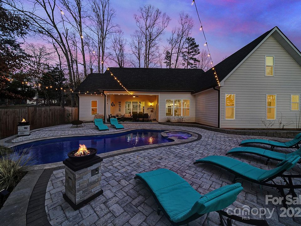 1st image of 1409 Breezewood Dr