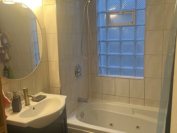 5th image of 2317 W Diversey Ave #2