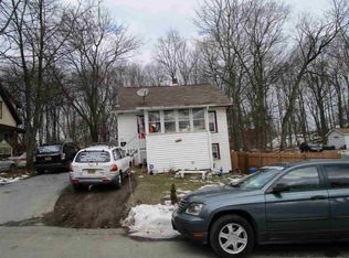 13 Grove St, Lloyd, NY