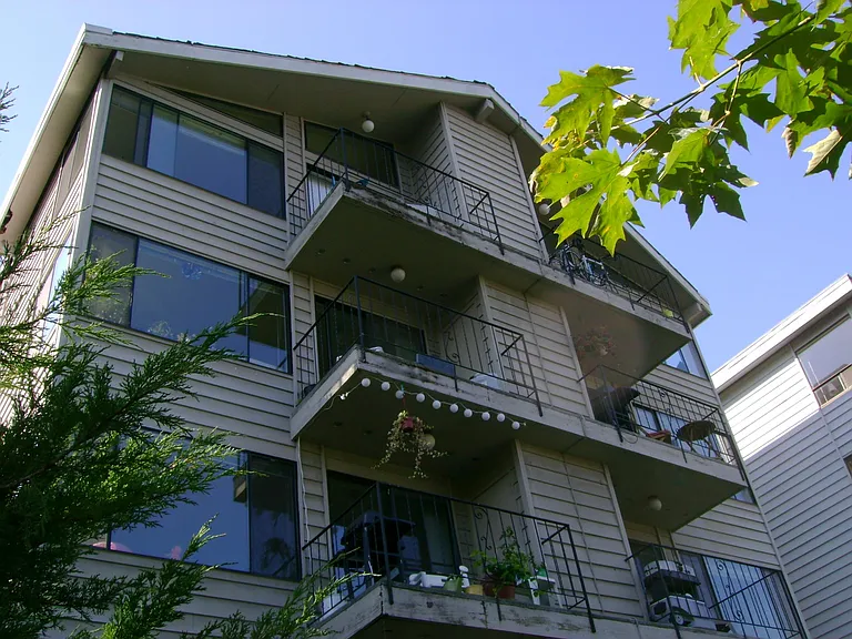 1738 Dexter Ave N #4 — Photo 28