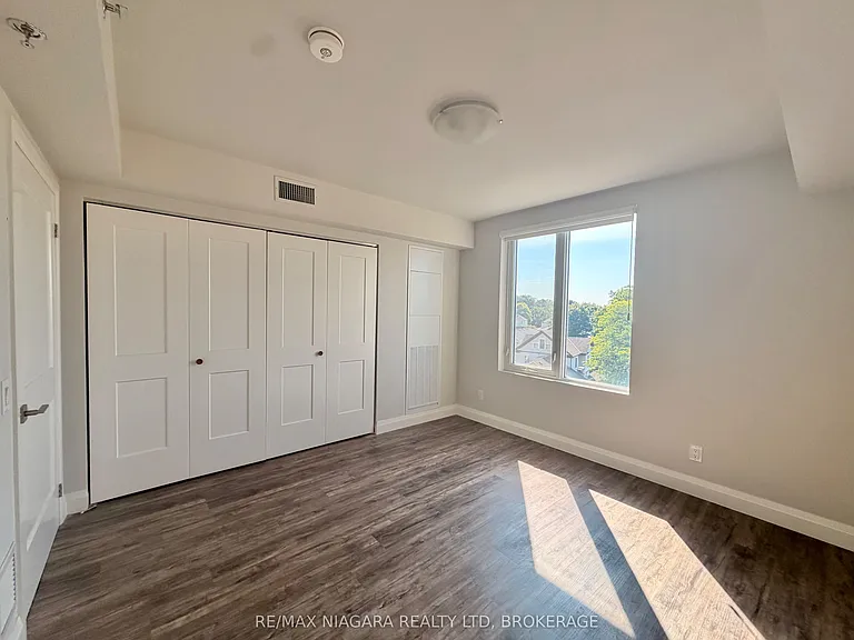 5698 Main St #405 — Photo 11