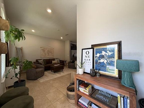 4th image of 5030 Caspian St