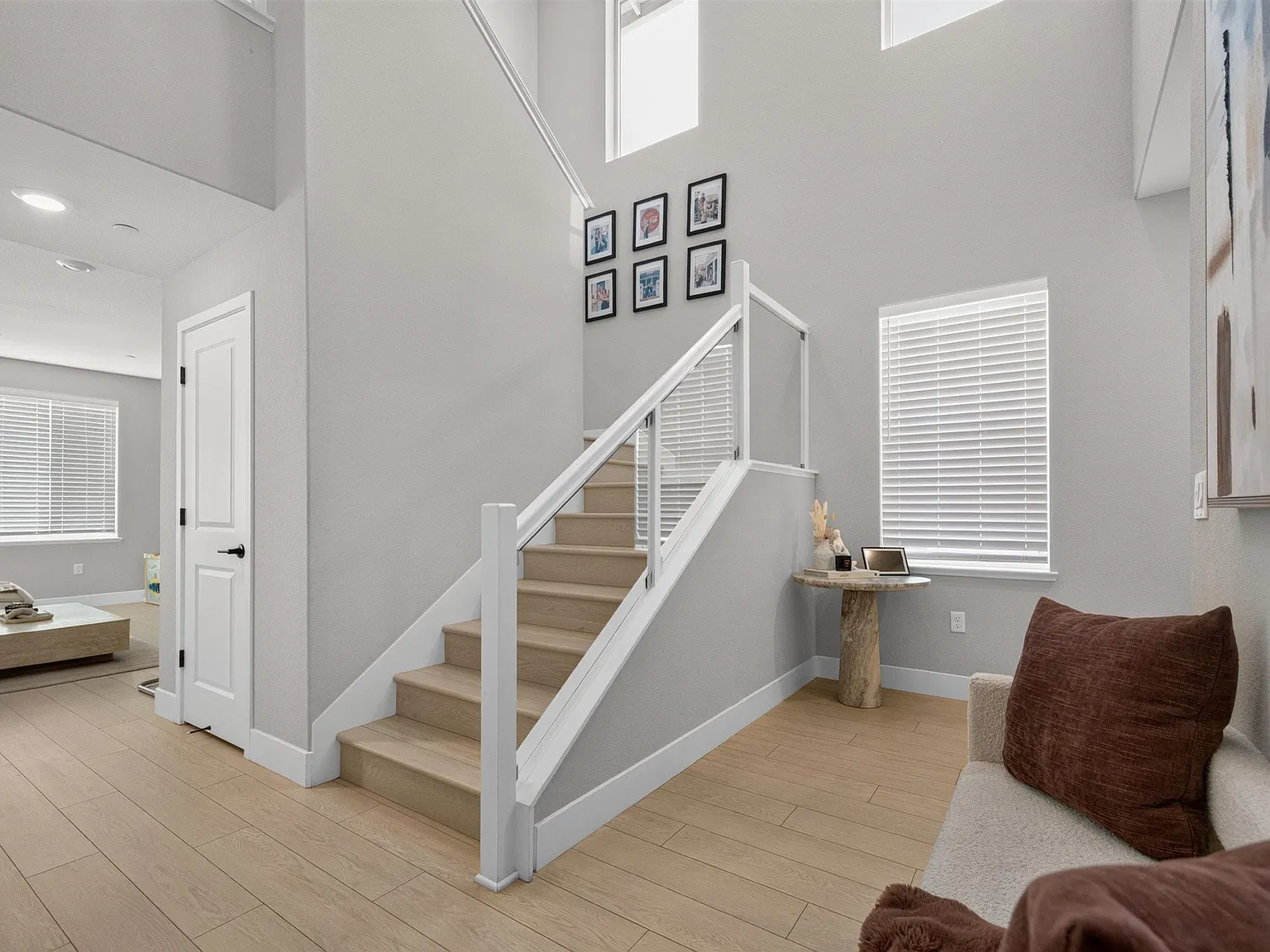 4 bed, 3000 sqft, $4,300 — Photo 3