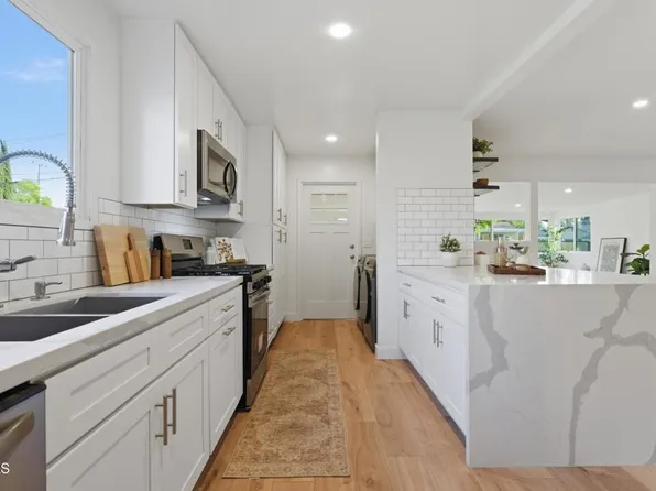 22718 Cantlay St, West Hills, CA 91307