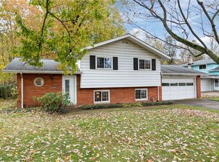 4958 Hampton Dr, North Olmsted, OH
