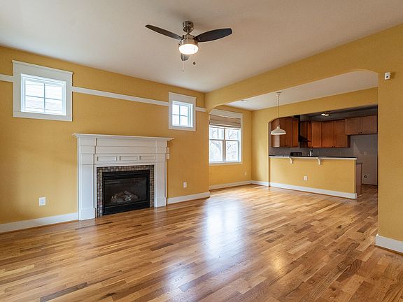 4th image of 104 Hillside Ave