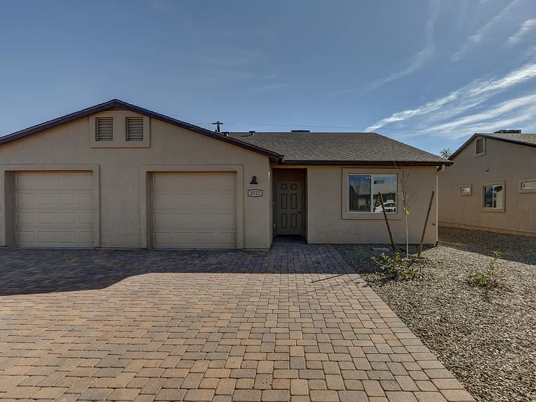 3027 N Corrine Dr — Photo 3
