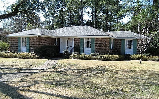 Expansive corner lot Savannah Grey