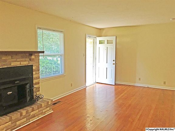 4th image of 8500 Camille Dr SE