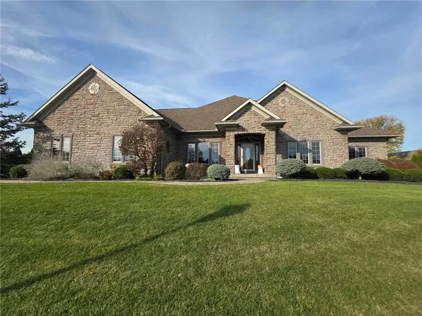 432 Hickory St, Saint Henry, OH 45883
