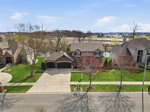 9675 Julia Dr, Saint John, IN 46373