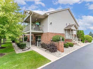 9736 Parkway Dr, Highland, IN 46322
