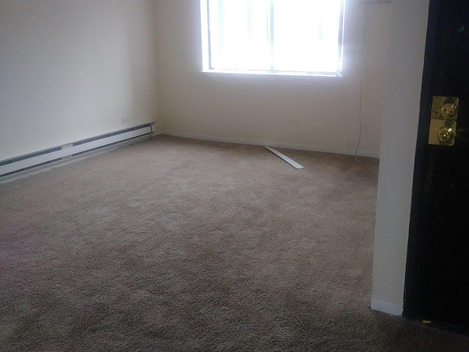 2nd image of 1846 N Green Ln S