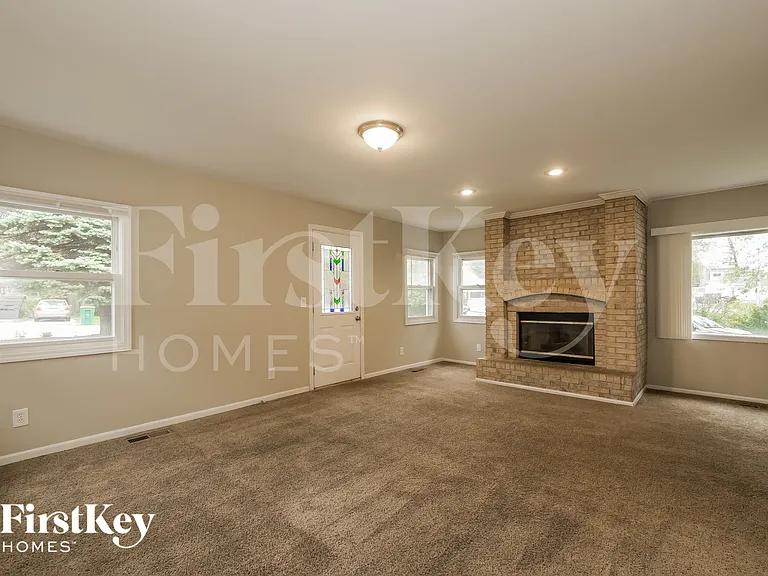 611 Oakwood Dr — Photo 6