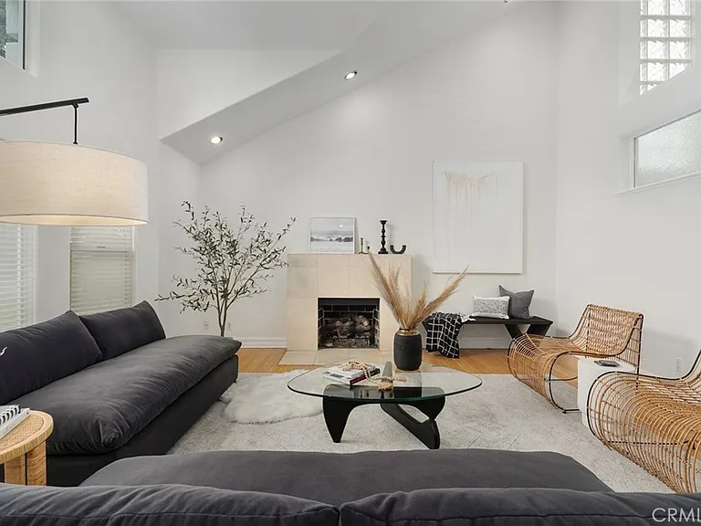 11060 Wagner St — Photo 1