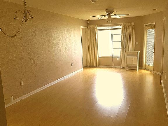 3rd image of 519 Southwest Pkwy APT 203