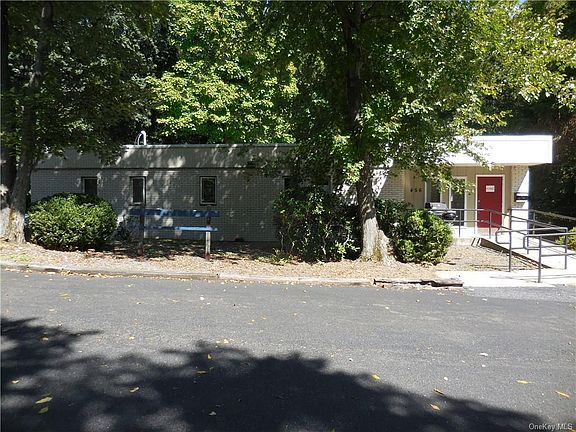 3rd image of 456 Gidney Ave