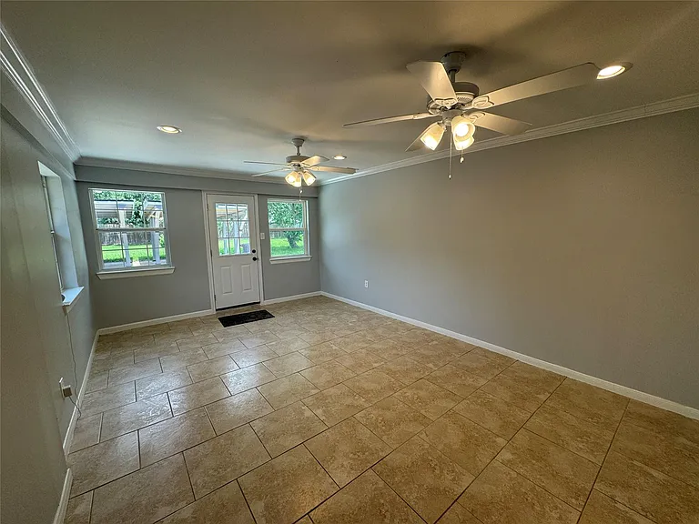 7910 Sands Point Dr — Photo 25