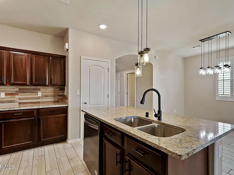 3921 Desert Dunes Dr — Photo 18